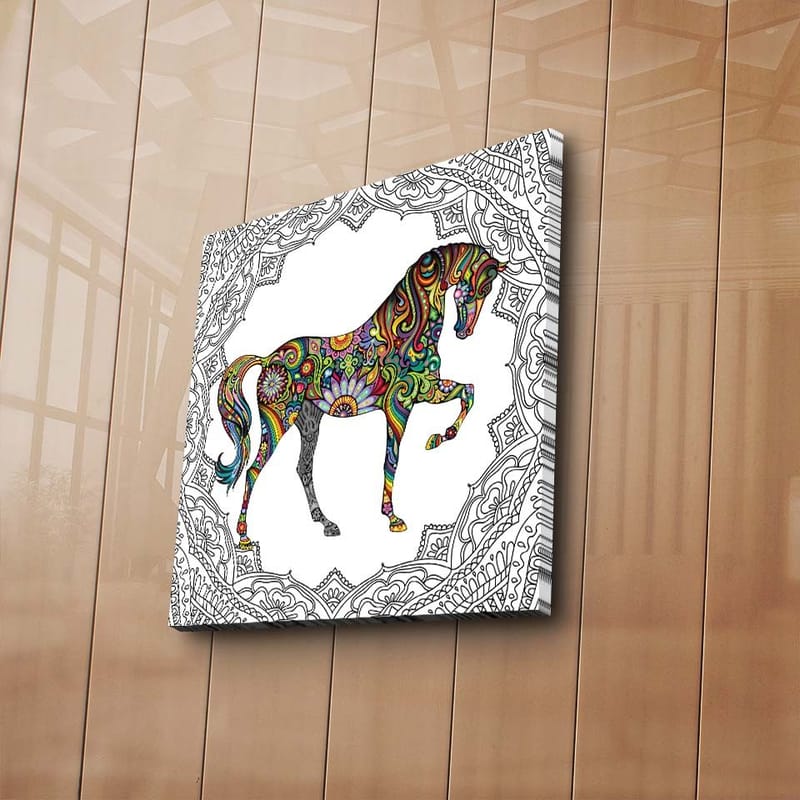 Canvastavla 45x45 cm - Färgglatt hästmotiv med mönster och detaljer - Röd / Grön / Blå - Inredning & dekor - Tavlor & konst - Canvastavla