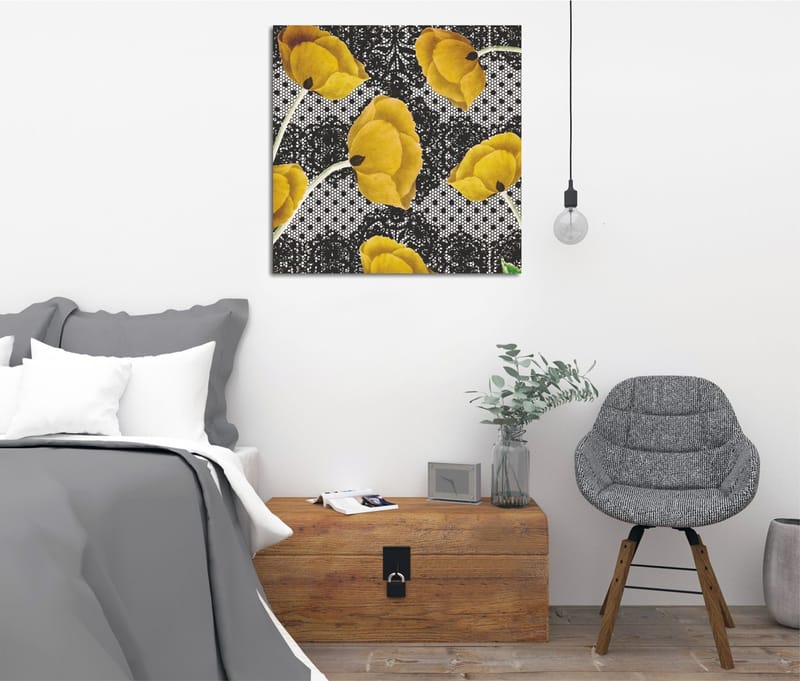 Canvastavla 45x45 cm - Gula blommor mot en svart och vit bakgrund - Gult / Svart / Vitt - Inredning & dekor - Tavlor & konst - Canvastavla