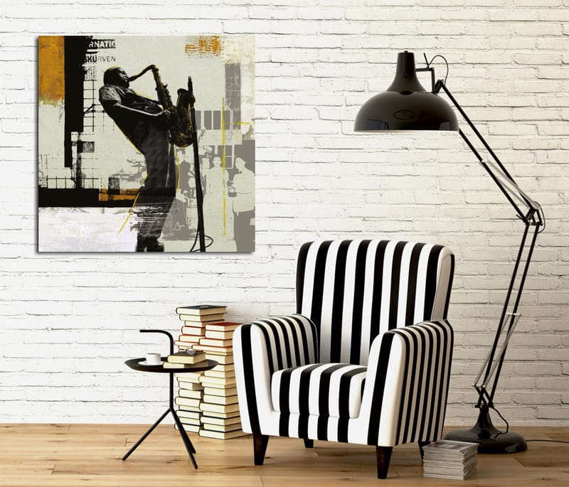 Canvastavla 45x45 cm - Jazzmusiker som spelar saxofon i en urban miljö - Svart / Gult / Grått - Inredning & dekor - Tavlor & konst - Canvastavla