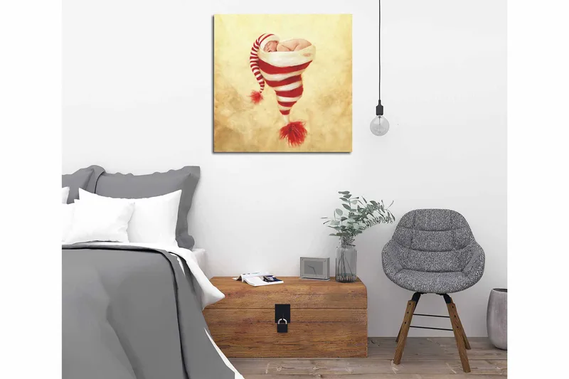 Canvastavla 45x45 cm - Nyfödd baby i en julig mössa med röd-vita ränder - Röd / Vit / Beige - Inredning & dekor - Tavlor & konst - Canvastavla