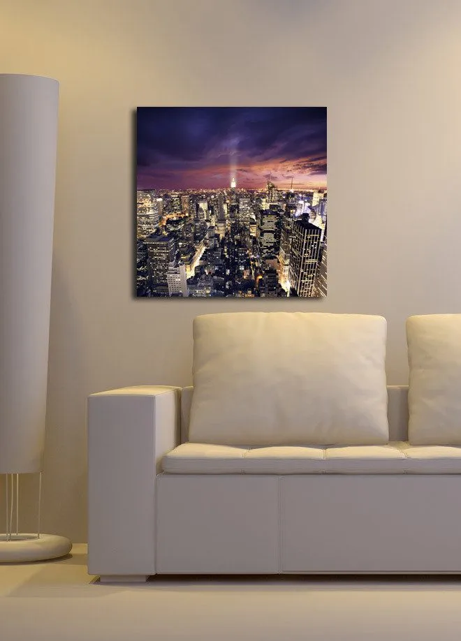 Canvastavla 45x45 cm - Storslagen vy över en stad i skymning med glittrande ljus - Mörkblå / Lila / Guld - Inredning & dekor - Tavlor & konst - Canvastavla