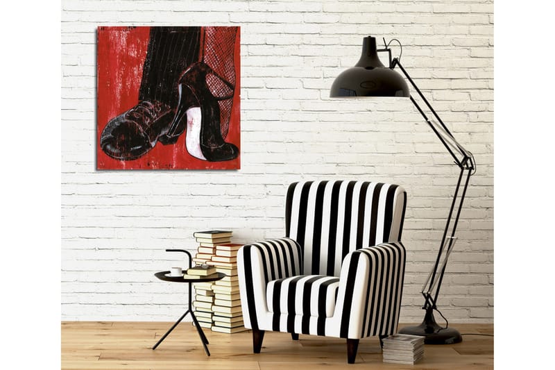 Canvastavla 45x45 cm - Svart och röd skomodell med eleganta detaljer - Röd / Svart / Vit - Inredning & dekor - Tavlor & konst - Canvastavla
