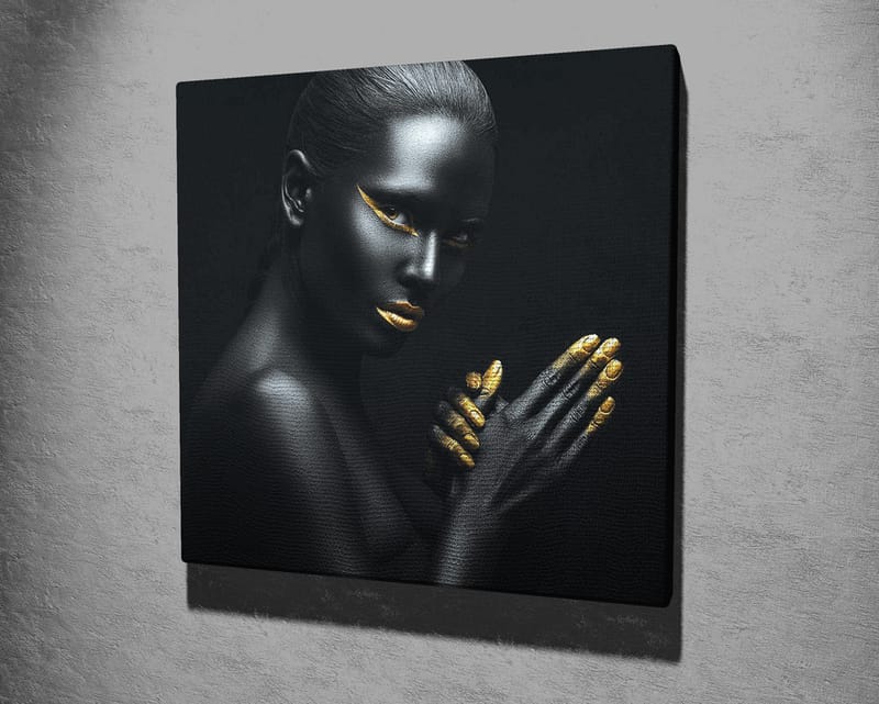 Canvastavla 45x45 cm - Porträtt av en kvinna med svart hud och guldiga detaljer - Svart / Guld - Inredning & dekor - Tavlor & konst - Canvastavla