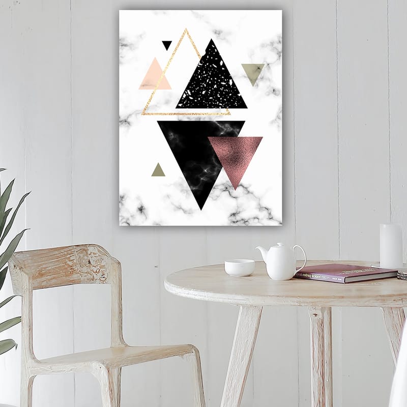 Canvastavla 70x100 cm - Abstrakt komposition av trianglar i olika former och färger - Svart / Rosa / Guld - Inredning & dekor - Tavlor & konst - Canvastavla