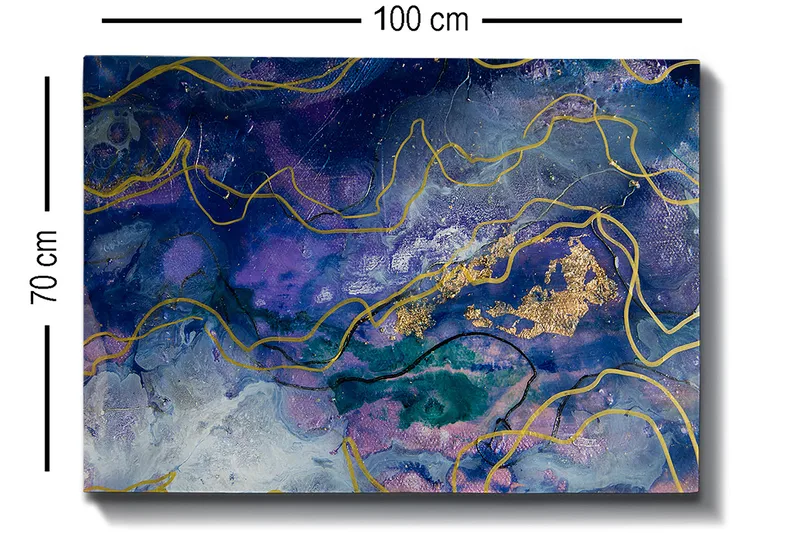 Canvastavla 70x100 cm - Abstrakt konst med flödande former i djupa blå och lila nyanser - Mörkblå / Lila / Guld - Inredning & dekor - Tavlor & konst - Canvastavla