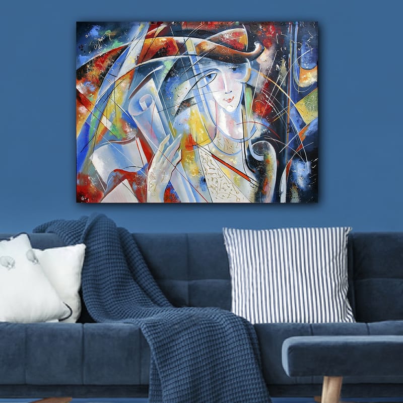 Canvastavla 70x100 cm - Abstrakt kvinna med rullad pergament i handen, omgiven av färgglada former och linjer - Blå / Röd / Vit - Inredning & dekor - Tavlor & konst - Canvastavla