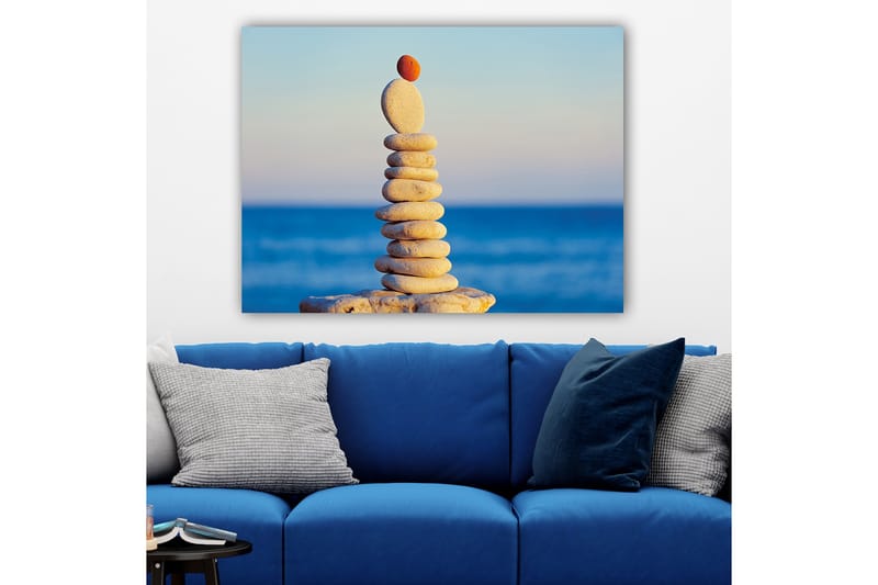 Canvastavla 70x100 cm - Balanserad stapel av stenar med en röd sten på toppen - Ljusgrå / Beige / Röd - Inredning & dekor - Tavlor & konst - Canvastavla