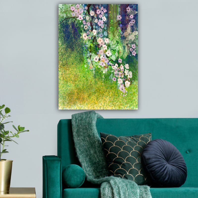 Canvastavla 70x100 cm - Blomstrande grenar med rosa och vita blommor i en grönskande miljö - Rosa / Grön / Vit - Inredning & dekor - Tavlor & konst - Canvastavla