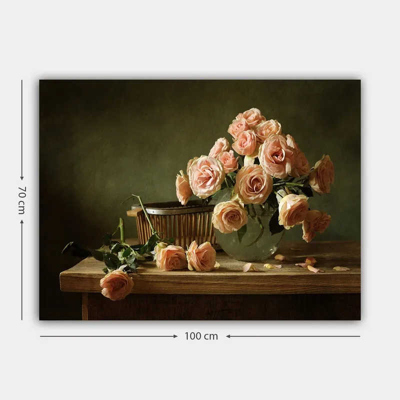 Canvastavla 70x100 cm - Bukett av ljusrosa rosor i en glasvas på ett träbord - Ljusrosa / Grön / Brun - Inredning & dekor - Tavlor & konst - Canvastavla