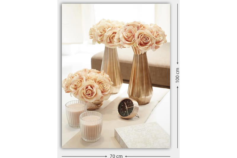 Canvastavla 70x100 cm - Elegant arrangemang av rosor i vaser som skapar en romantisk atmosfär - Ljusrosa / Guld / Beige - Inredning & dekor - Tavlor & konst - Canvastavla