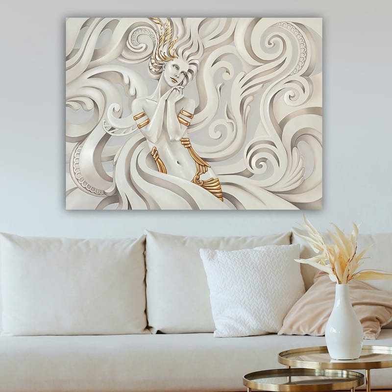 Canvastavla 70x100 cm - Elegant kvinna med svävande hår omgiven av dekorativa svängningar och mönster - Vit / Guld / Grå - Inredning & dekor - Tavlor & konst - Canvastavla