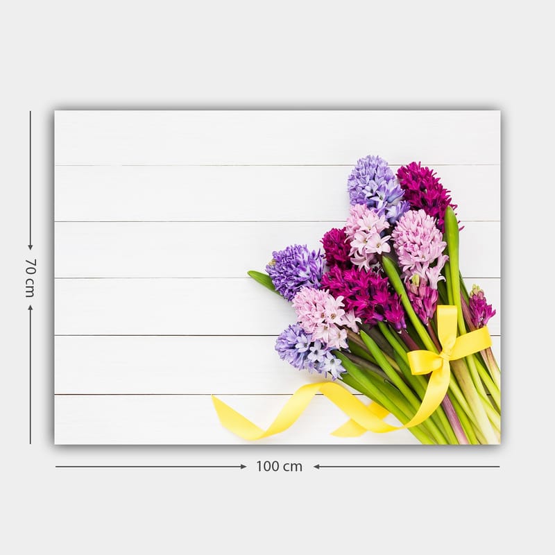 Canvastavla 70x100 cm - Färgglad bukett av hyacinter med en gul rosett - Lila / Rosa / Gul - Inredning & dekor - Tavlor & konst - Canvastavla