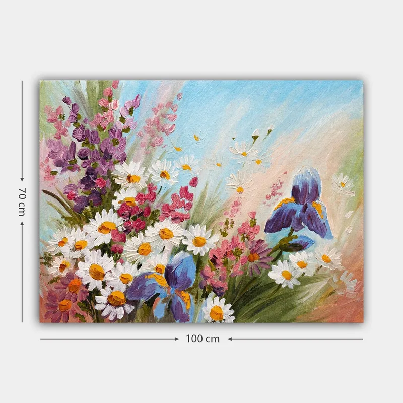 Canvastavla 70x100 cm - Färgglad bukett med blommor, inklusive iris och prästkragar, som fångar en livlig sommarkänsla - Lila / Vit / Grön - Inredning & dekor - Tavlor & konst - Canvastavla