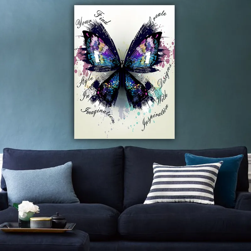 Canvastavla 70x100 cm - Färgglad fjäril med detaljerade vingar som symboliserar kreativitet och inspiration - Lila / Blå / Svart - Inredning & dekor - Tavlor & konst - Canvastavla