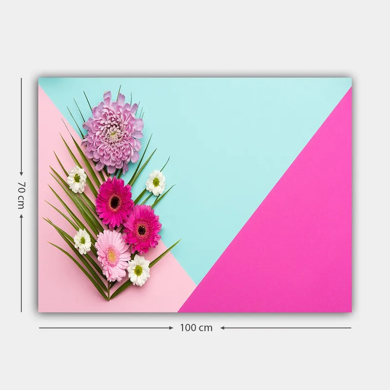 Canvastavla 70x100 cm - Färgglad komposition av blommor mot en geometrisk bakgrund i pastellfärger - Rosa / Ljusblå / Grön - Inredning & dekor - Tavlor & konst - Canvastavla