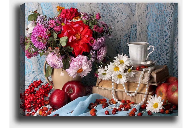 Canvastavla 70x100 cm - Färgglad stilleben med blommor, frukter och en kopp på en bokstapel - Röd / Grön / Lila - Inredning & dekor - Tavlor & konst - Canvastavla