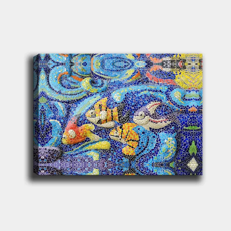 Canvastavla 70x100 cm - Färgglada fiskar simmar i en livlig undervattensmiljö, Blå / Orange / Gul