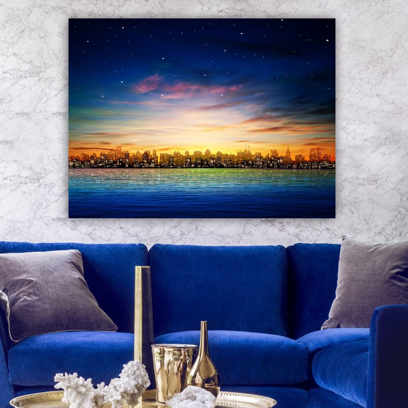 Canvastavla 70x100 cm - Färgstark stadsutsikt vid solnedgång med reflektioner i vattnet - Mörkblå / Orange / Ljusgrön - Inredning & dekor - Tavlor & konst - Canvastavla