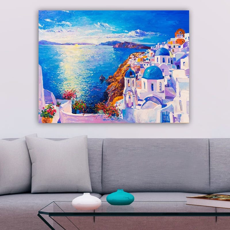 Canvastavla 70x100 cm - Färgstark vy över en grekisk kuststad med vita byggnader och blå kupoler som sträcker sig mot havet - Blå / Vit / Orange - Inredning & dekor - Tavlor & konst - Canvastavla