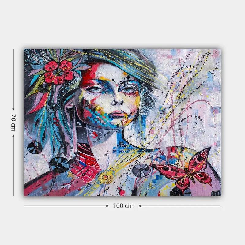 Canvastavla 70x100 cm - Färgstark porträtt av en kvinna med blommor och en fjäril som accentuerar hennes ansikte - Rosa / Blå / Gul - Inredning & dekor - Tavlor & konst - Canvastavla