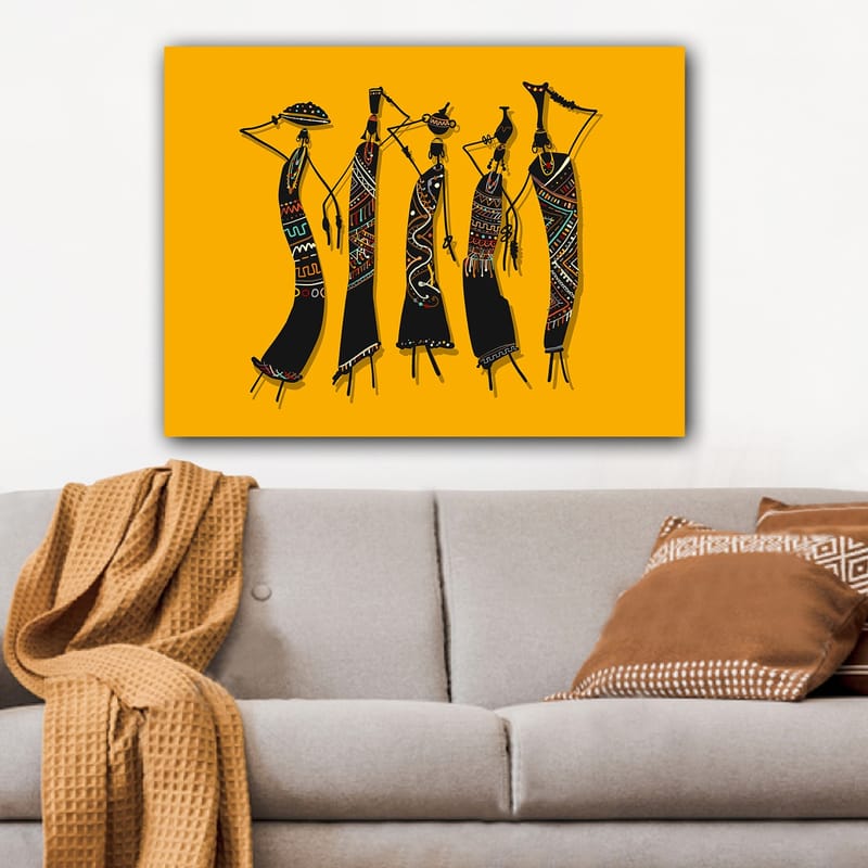 Canvastavla 70x100 cm - Fem stiliserade kvinnor i traditionella kläder som bär föremål på huvudet - Svart / Gul / Röd - Inredning & dekor - Tavlor & konst - Canvastavla