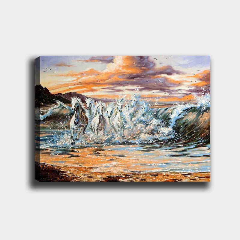 Canvastavla 70x100 cm - Fem vita hästar som galopperar genom vågorna vid solnedgången - Vit / Blå / Orange - Inredning & dekor - Tavlor & konst - Canvastavla