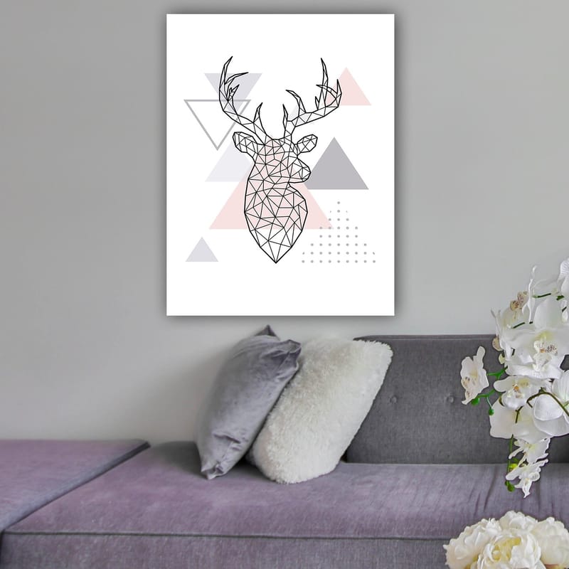 Canvastavla 70x100 cm - Geometrisk hjort i polygonstil omgiven av trianglar - Grå / Rosa / Svart - Inredning & dekor - Tavlor & konst - Canvastavla