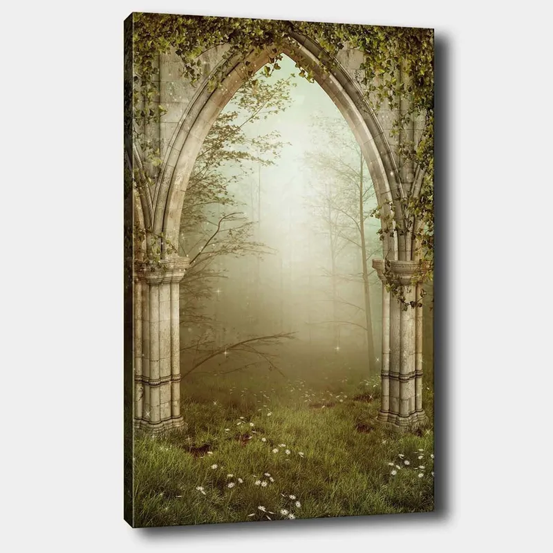 Canvastavla 70x100 cm - Gotisk portal omgiven av grönska och dimma i en mystisk skogsmiljö, Grå / Grön / Beige