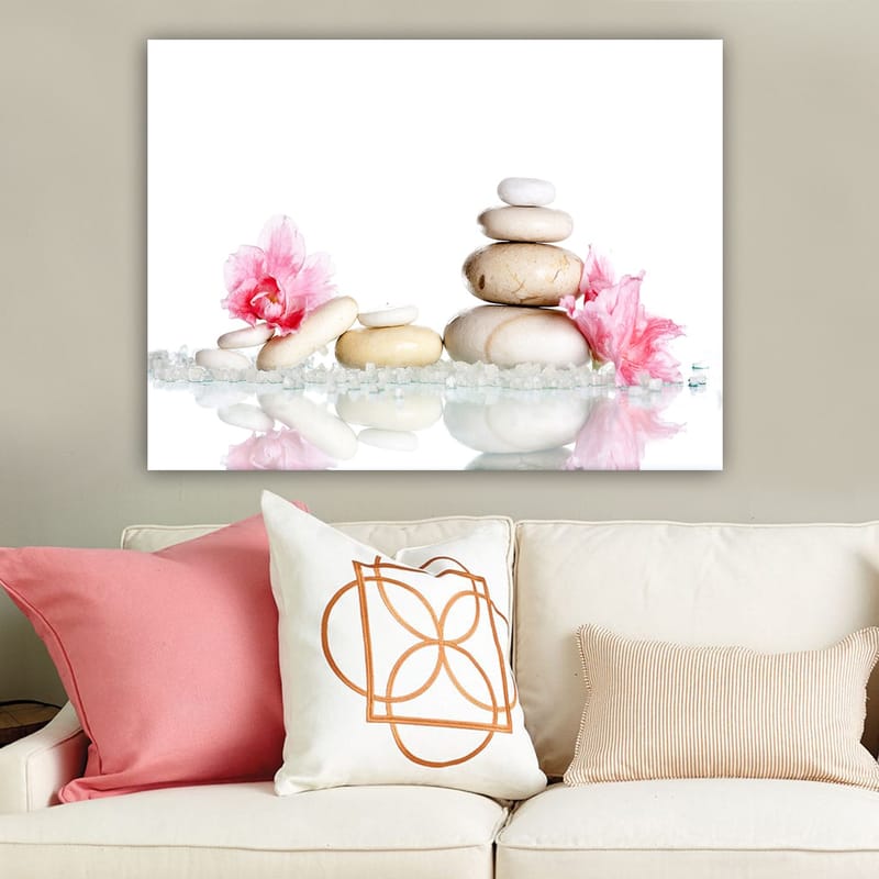 Canvastavla 70x100 cm - Harmonisk komposition av stenar och rosa blommor som symboliserar lugn och balans - Rosa / Beige / Vit - Inredning & dekor - Tavlor & konst - Canvastavla