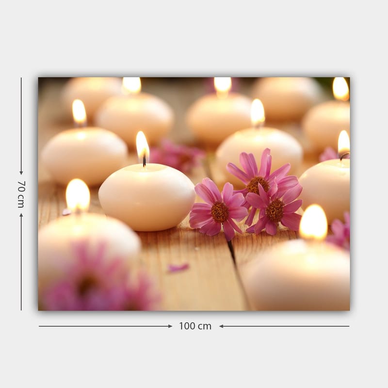 Canvastavla 70x100 cm - Harmonisk samling av tända ljus omgivna av rosa blommor - Ljusrosa / Vit / Beige - Inredning & dekor - Tavlor & konst - Canvastavla