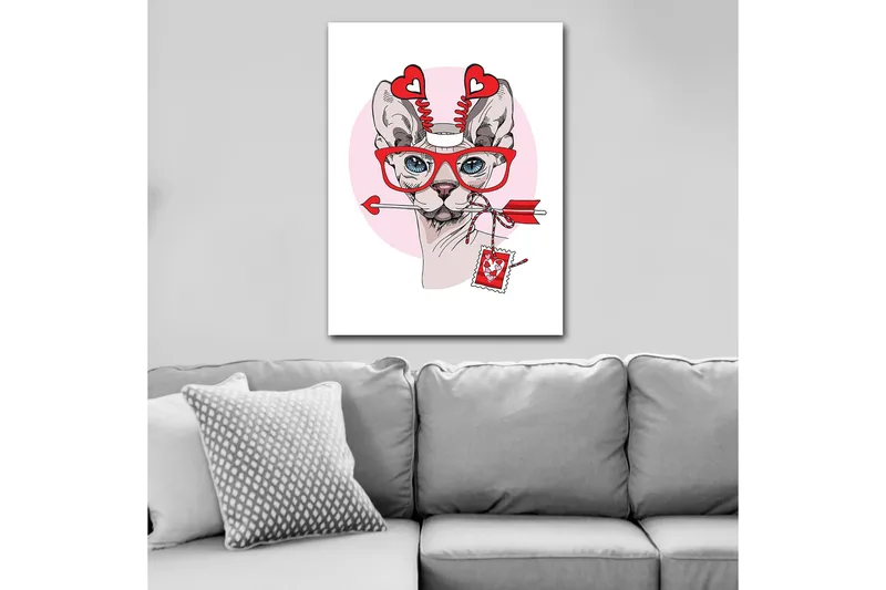 Canvastavla 70x100 cm - Katt med stora glasögon och hjärtformade detaljer, som håller en pil i munnen - Röd / Rosa / Grå - Inredning & dekor - Tavlor & konst - Canvastavla