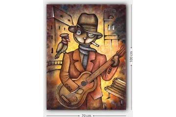 Canvastavla 70x100 cm - Kattklädd musiker spelar gitarr med en fågel på axeln i en stadsmiljö - Brun / Orange / Beige - Inredning & dekor - Tavlor & konst - Canvastavla