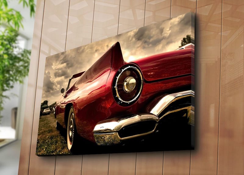 Canvastavla 70x100 cm - Klassisk röd bil med en elegant bakdel och kromade detaljer - Röd / Krom (silver) - Inredning & dekor - Tavlor & konst - Canvastavla