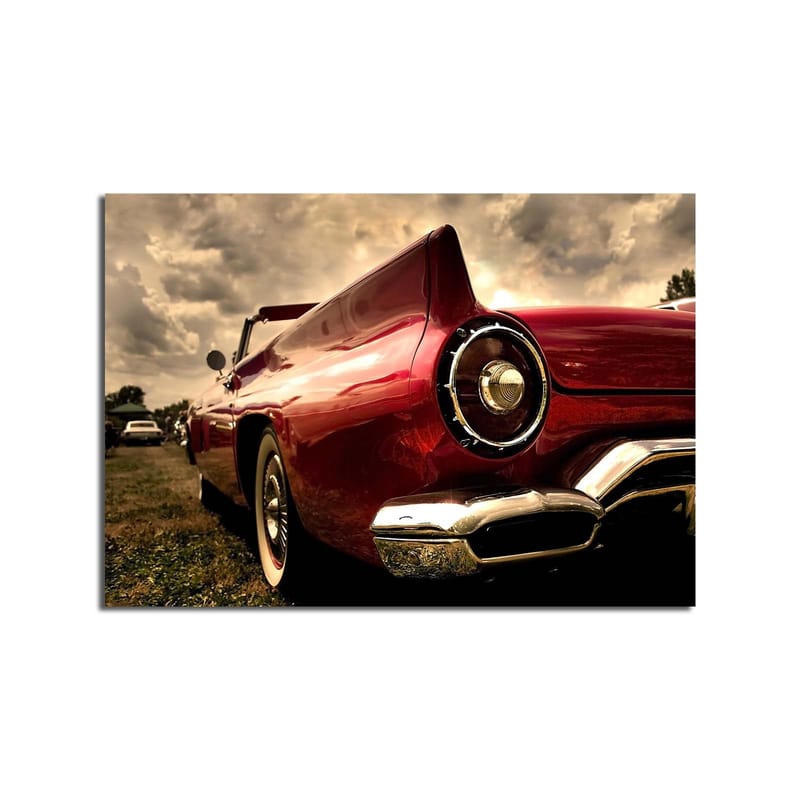 Canvastavla 70x100 cm - Klassisk röd bil med en elegant bakdel och kromade detaljer - Röd / Krom (silver) - Inredning & dekor - Tavlor & konst - Canvastavla