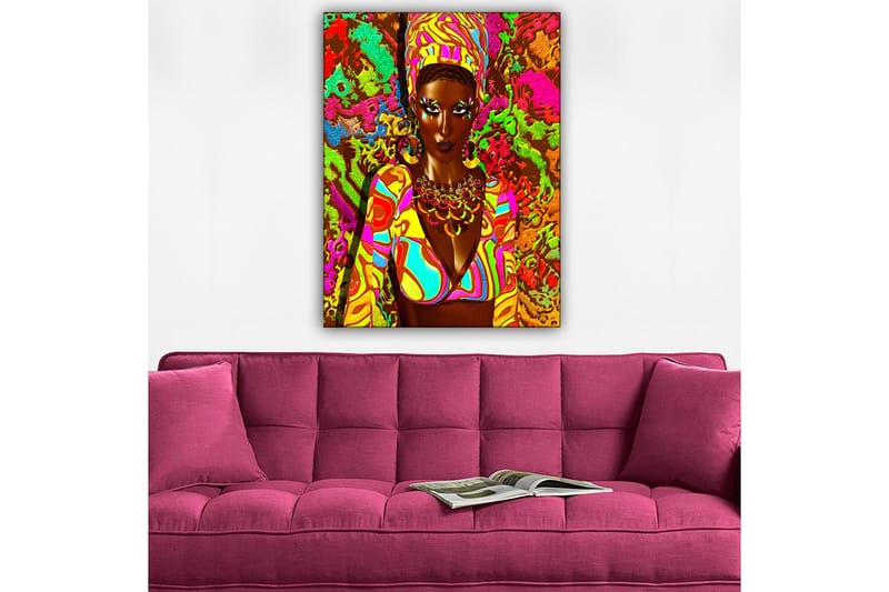 Canvastavla 70x100 cm - Kraftfull kvinna i färgglad klädsel med ett uttrycksfullt ansikte och smycken - Grön / Rosa / Orange - Inredning & dekor - Tavlor & konst - Canvastavla