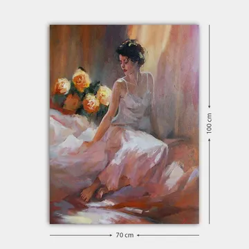 Canvastavla 70x100 cm - Kvinna i en vit klänning sitter avslappnat med rosor i bakgrunden - Vit / Rosa / Orange - Inredning & dekor - Tavlor & konst - Canvastavla