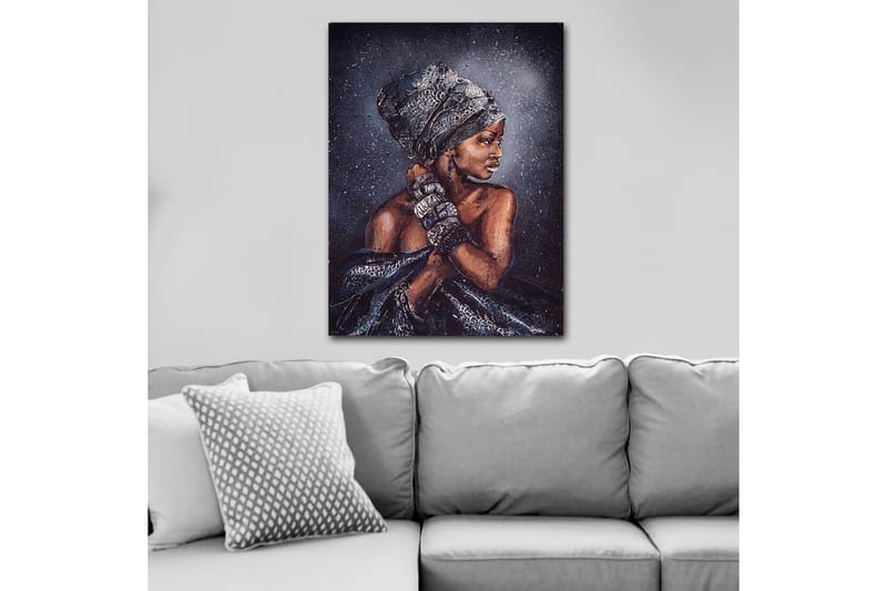 Canvastavla 70x100 cm - Kvinna med elegant huvudbonad och smycken, avbildad i profil - Mörkbrun / Svart / Grå - Inredning & dekor - Tavlor & konst - Canvastavla