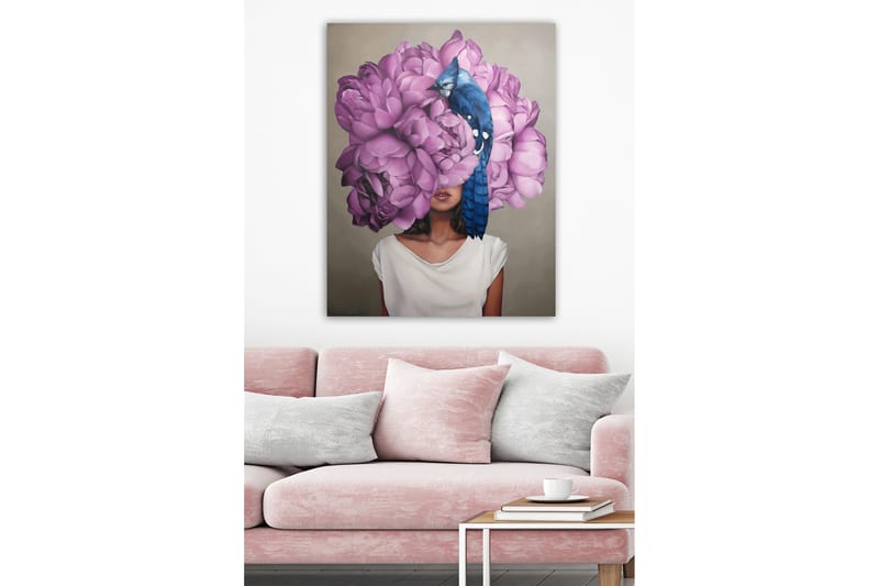 Canvastavla 70x100 cm - Kvinna med ett huvud av stora, lila blommor och en blå fågel som sitter på blommorna - Lila / Blå - Inredning & dekor - Tavlor & konst - Canvastavla