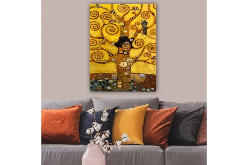 Canvastavla 70x100 cm - Kvinna med stängd ögon omgiven av snurrande, gyllene grenar och symboliska element - Guld / Brun / Svart - Inredning & dekor - Tavlor & konst - Canvastavla