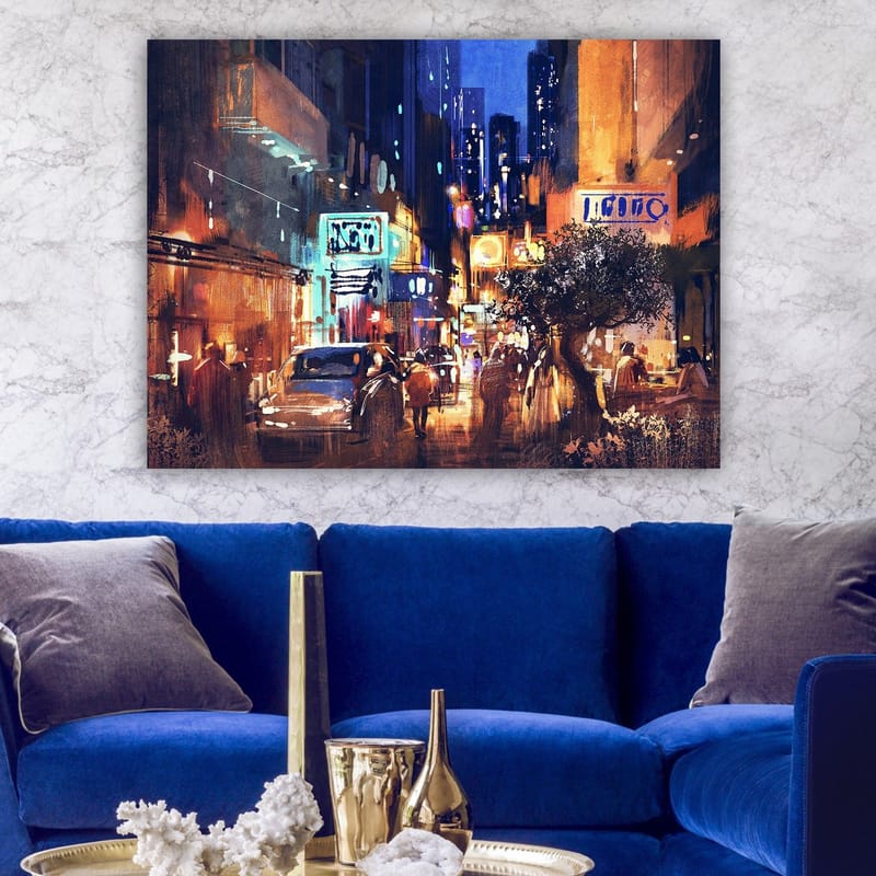 Canvastavla 70x100 cm - Livlig stadsbild med bilar och människor som rör sig genom en nattlig gata, omgiven av neonskyltar och höga byggnader - Mörkblå / Orange / Grön - Inredning & dekor - Tavlor & konst - Canvastavla