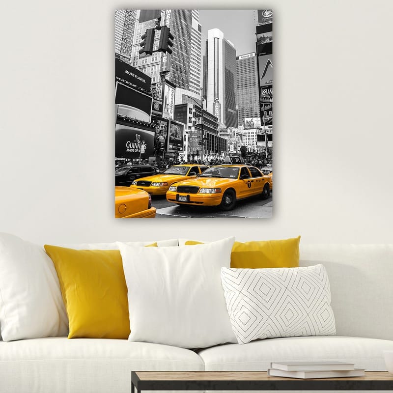 Canvastavla 70x100 cm - Livlig stadsbild med gula taxibilar som dominerar gatan i en urban miljö - Gul / Svart - Inredning & dekor - Tavlor & konst - Canvastavla