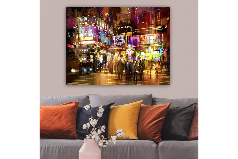 Canvastavla 70x100 cm - Livlig stadsbild med människor som rör sig bland färgglada neonskyltar och ljus - Lila / Gul / Grön - Inredning & dekor - Tavlor & konst - Canvastavla