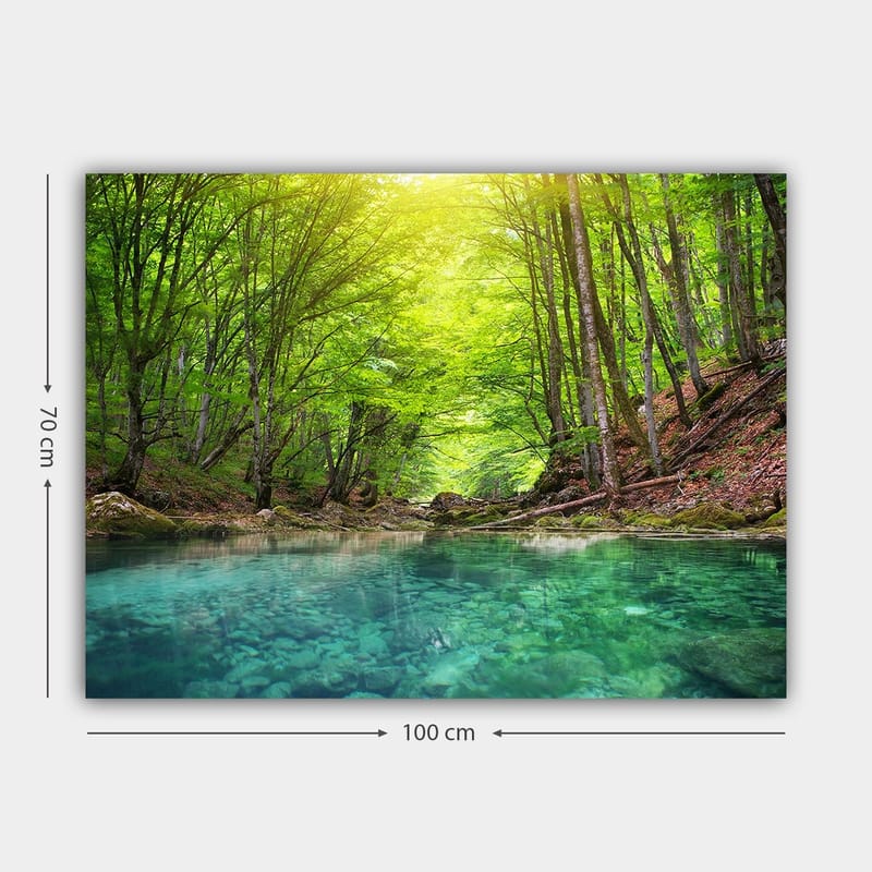 Canvastavla 70x100 cm - Lugn skogssjö omgiven av frodiga gröna träd och klippiga stränder - Grön / Turkos - Inredning & dekor - Tavlor & konst - Canvastavla
