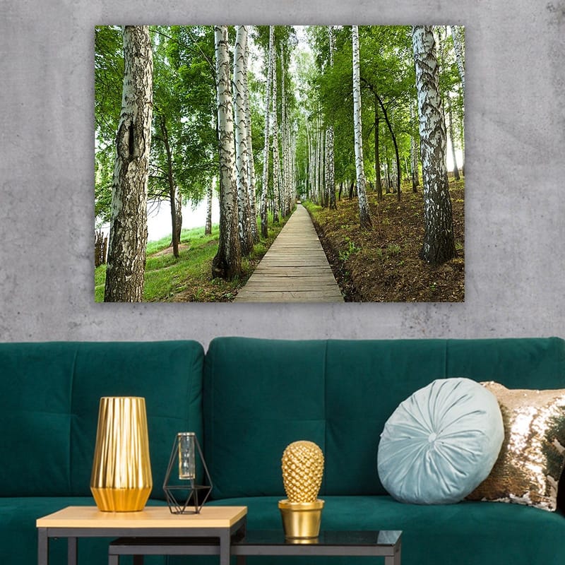 Canvastavla 70x100 cm - Lugn skogsväg omgiven av björkar och grönskande vegetation - Grön / Vit / Brun - Inredning & dekor - Tavlor & konst - Canvastavla