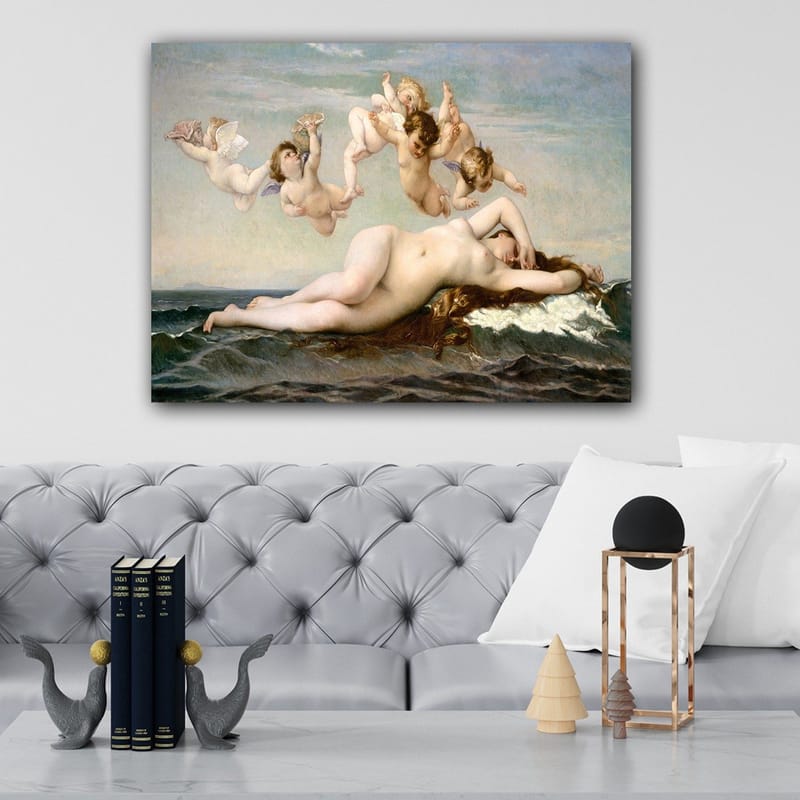 Canvastavla 70x100 cm - Naken kvinna som ligger på havets vågor omgiven av lekfulla änglar - Beige / Himmelsblå / Havsgrön - Inredning & dekor - Tavlor & konst - Canvastavla