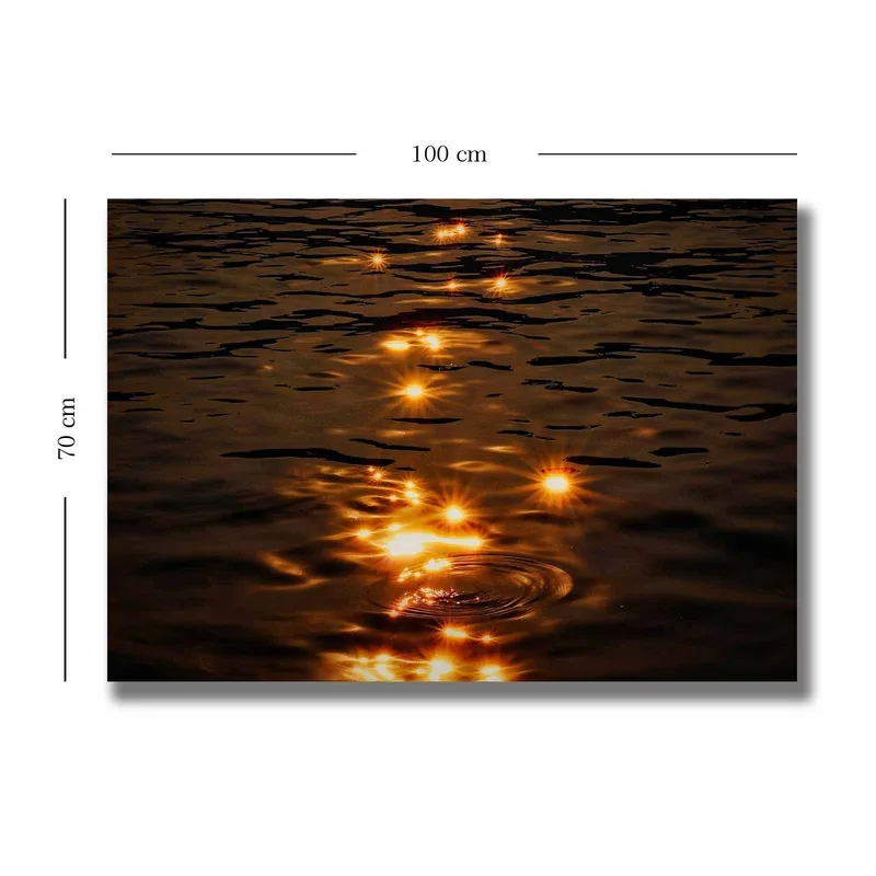 Canvastavla 70x100 cm - Reflektioner av solens ljus på en stilla vattenyta - Guld / Mörkbrun - Inredning & dekor - Tavlor & konst - Canvastavla