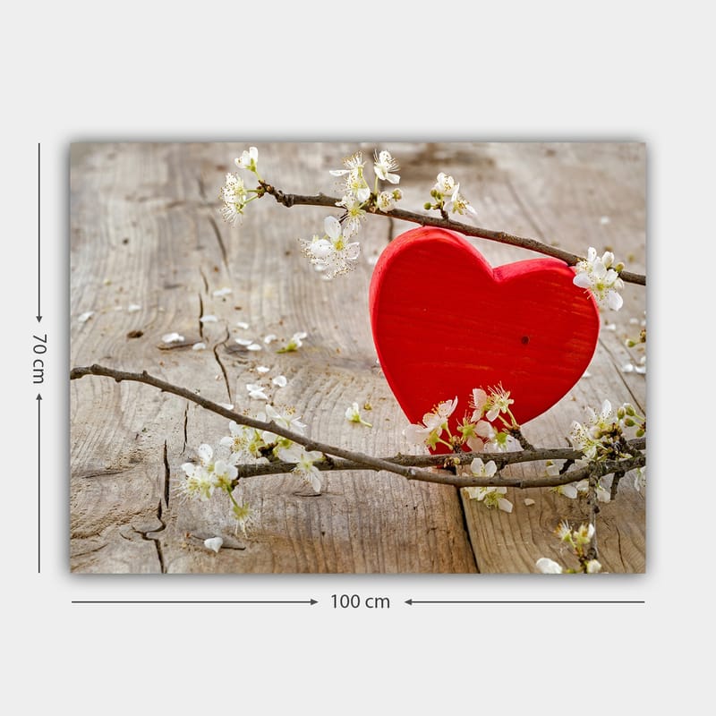 Canvastavla 70x100 cm - Röd hjärta omgiven av blommor på en träyta - Röd / Vit - Inredning & dekor - Tavlor & konst - Canvastavla