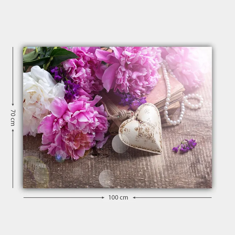 Canvastavla 70x100 cm - Romantisk komposition med rosa pioner och ett dekorativt hjärta i fokus - Rosa / Vit / Lila - Inredning & dekor - Tavlor & konst - Canvastavla