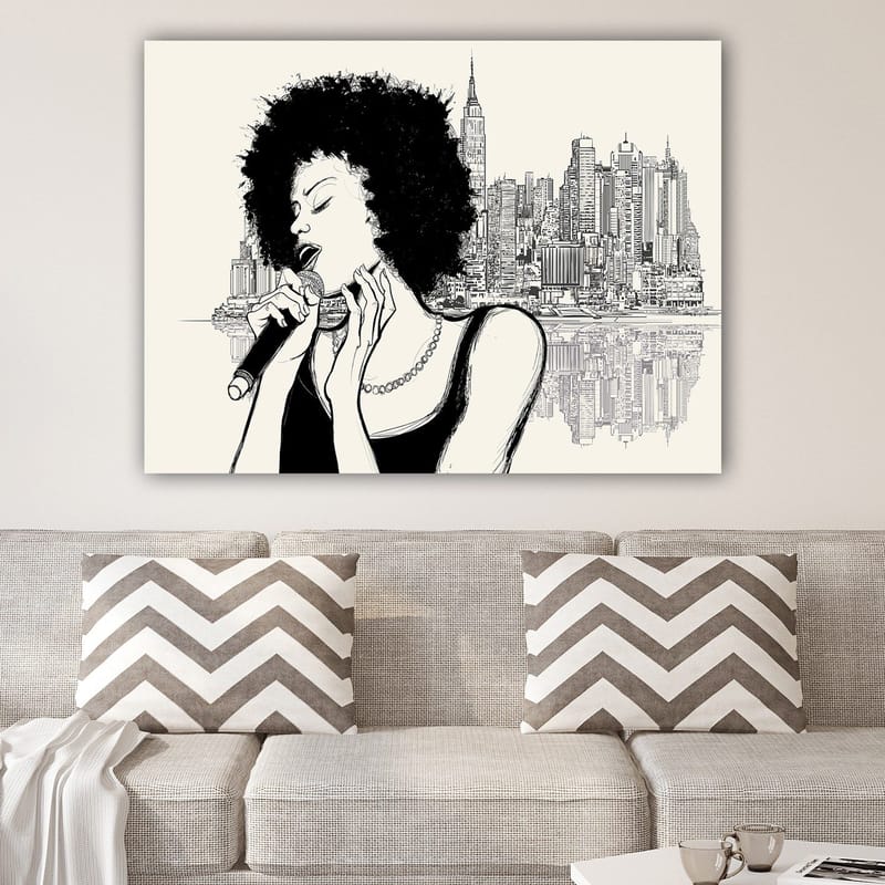 Canvastavla 70x100 cm - Sångerska med afrohår som framträder framför en stadssilhuett - Svart / Beige - Inredning & dekor - Tavlor & konst - Canvastavla