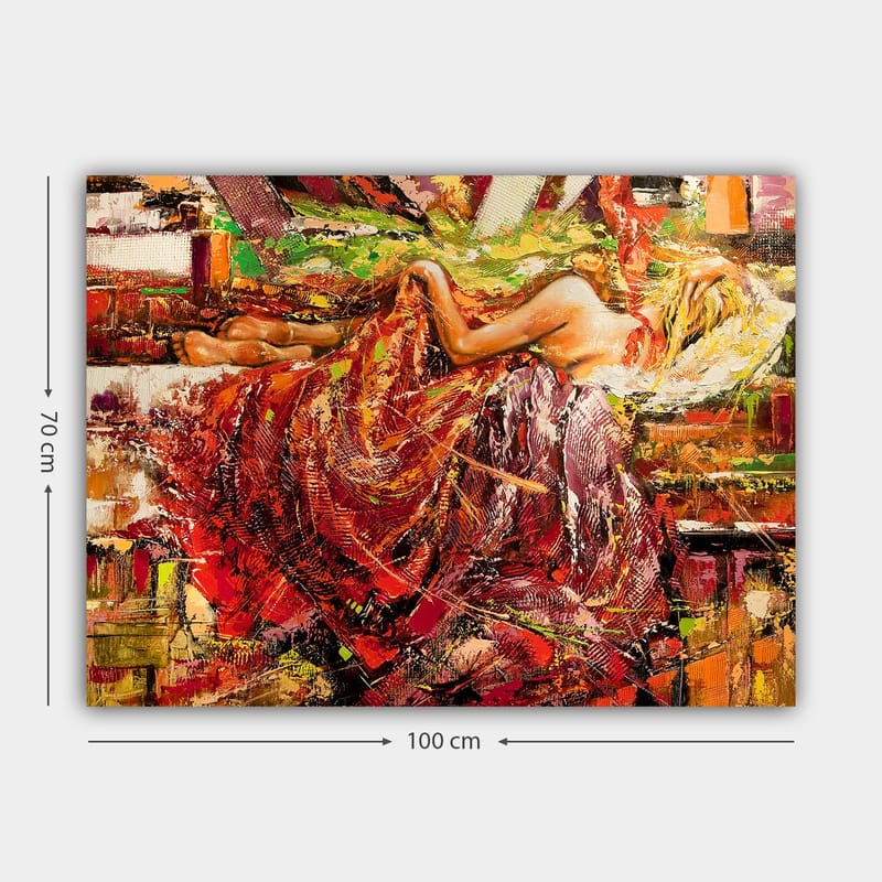 Canvastavla 70x100 cm - Sensuell kvinna som vilar i en draperad klänning av röd och orange färg - Röd / Orange / Gul - Inredning & dekor - Tavlor & konst - Canvastavla